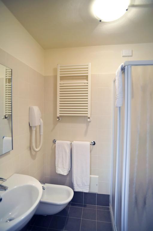 Albergo Croce D'Oro Dolcè Habitación foto