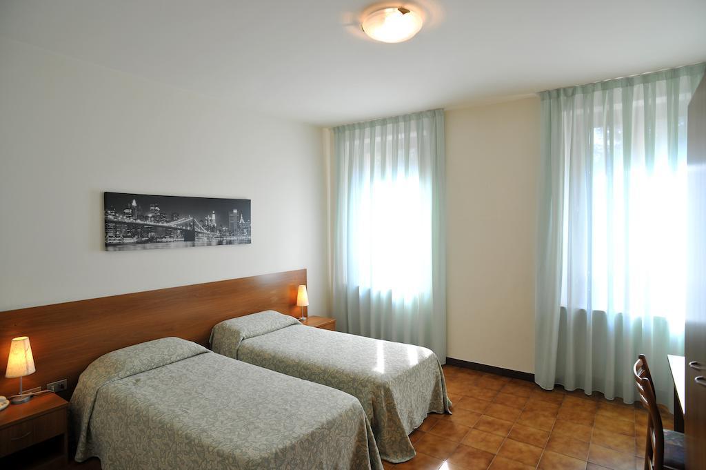 Albergo Croce D'Oro Dolcè Habitación foto